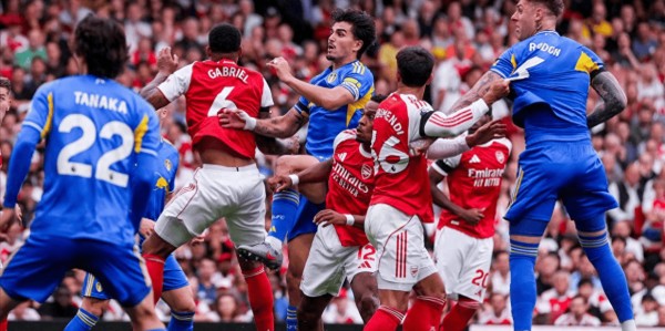 阿森纳危机！后防天团再现低级失误， 利兹联要趁火打劫！