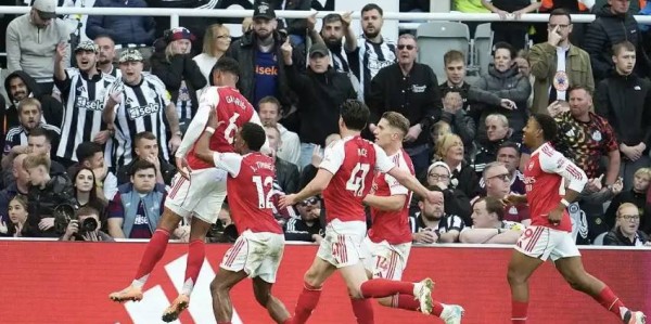 1.12亿解约金+3大下家哄抢！穆帅去向引爆足坛，是救赎还是谢幕？